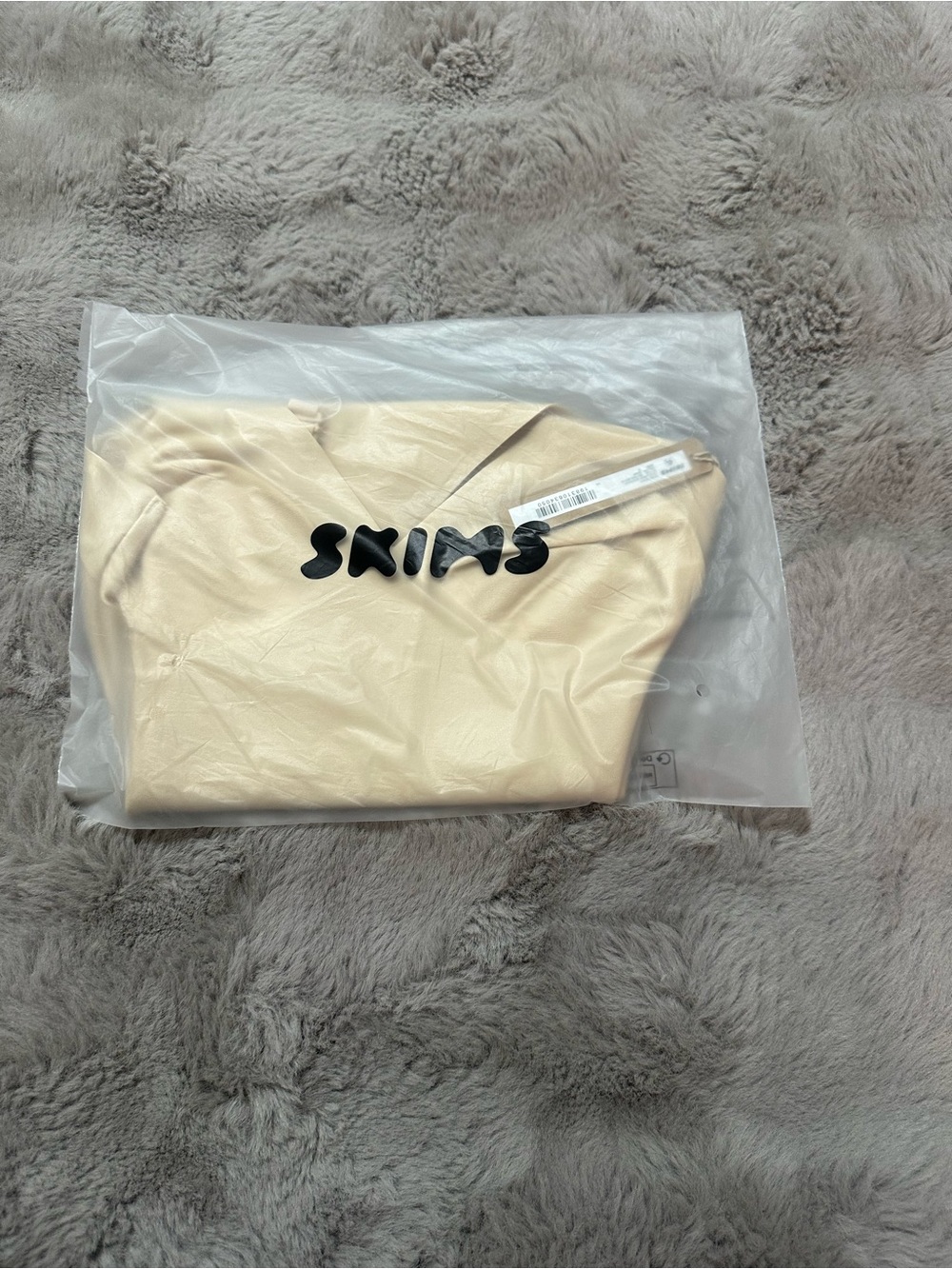 NWT SKIMS BODY CS PLUNGE BODYSUIT Sand Size Small